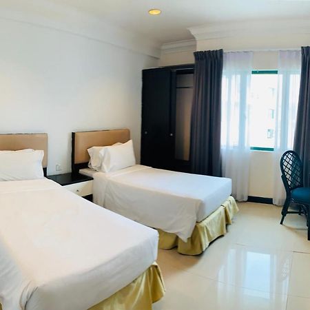 Likas Square - Kk Spacious Homestay Kota Kinabalu Bagian luar foto