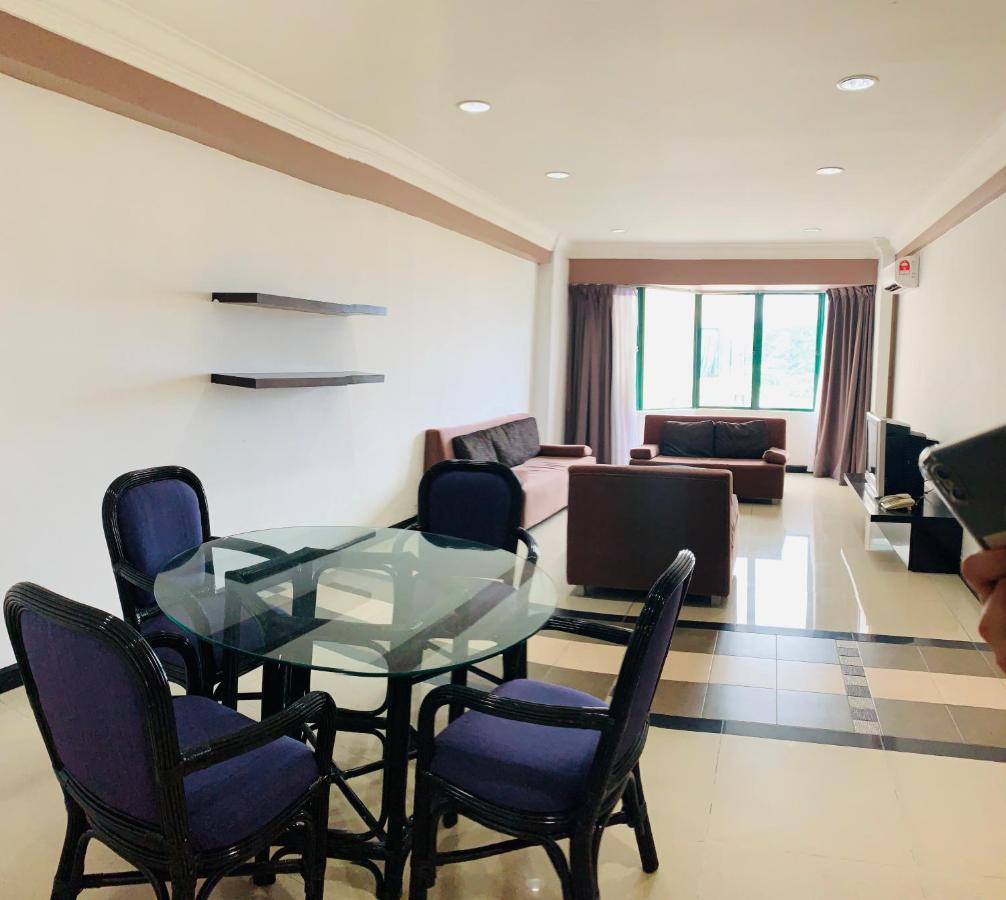 Likas Square - Kk Spacious Homestay Kota Kinabalu Bagian luar foto