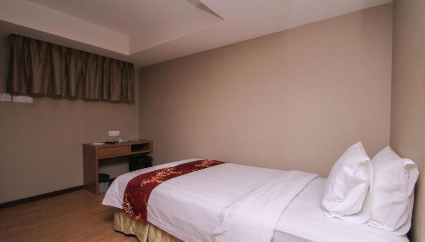 Likas Square - Kk Spacious Homestay Kota Kinabalu Bagian luar foto